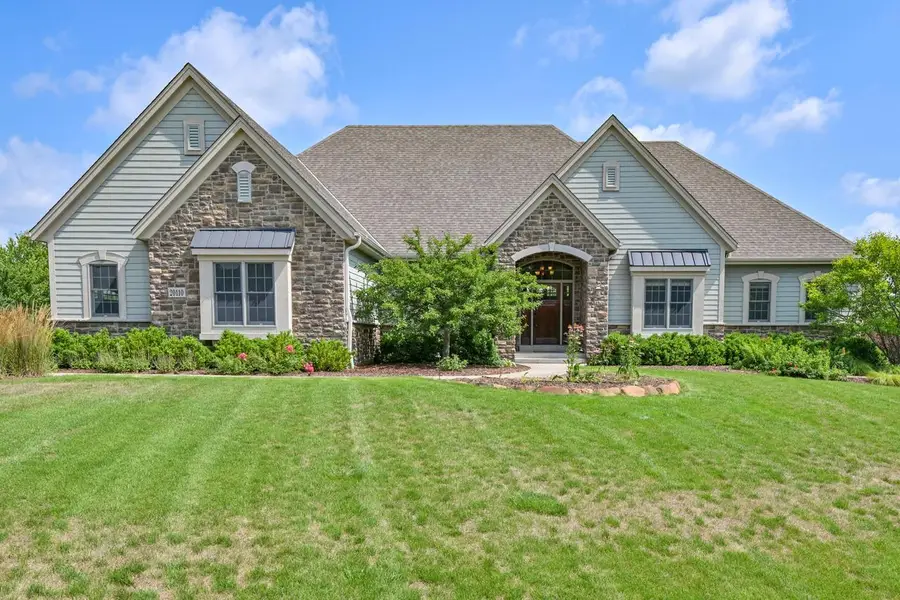 20110 Settlers Hollow LANE, New Berlin, WI 53146 - #3