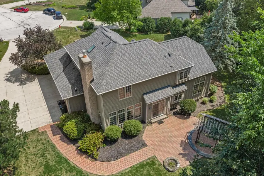 2245 S Foxglove COURT, New Berlin, WI 53151 - #3