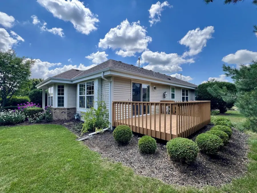 W141N9757 Knollcrest CIRCLE, Germantown, WI 53022 - #2