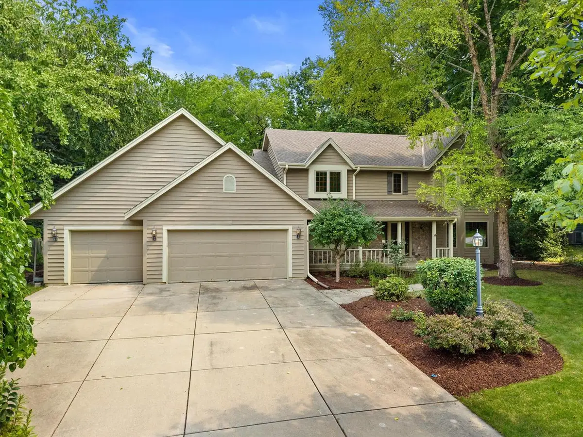 3450 S Sandalwood DRIVE, New Berlin, WI 53151 - #1