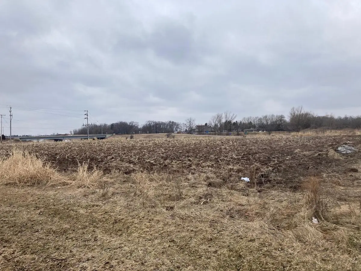 350 E SEVEN HILLS ROAD, Port Washington, WI 53074 - #1