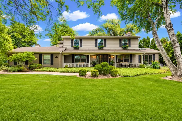 9516 N Apple Blossom LANE, Bayside, WI 53217