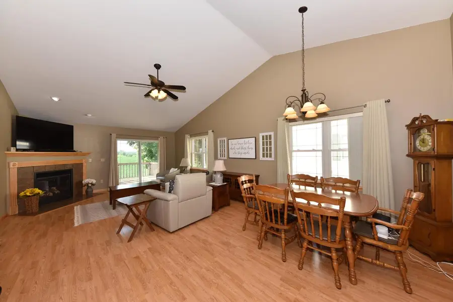 615 Ne Shna Bek TRAIL #9, Kewaskum, WI 53040 - #3
