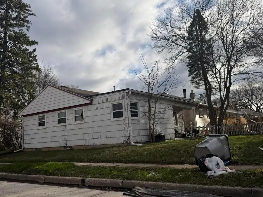 5733 W Custer AVENUE, Milwaukee, WI 53218 - #3