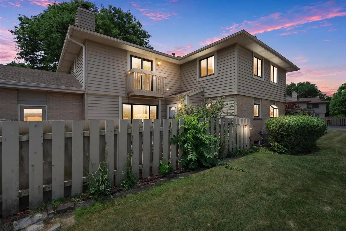 16250 W Coachlight DRIVE, New Berlin, WI 53151 - #1