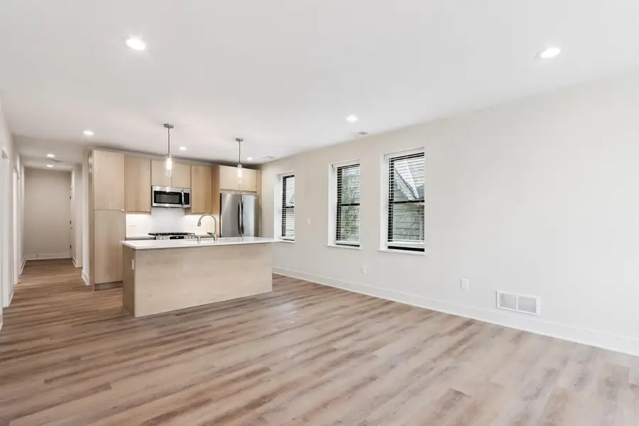 2212 N Cambridge AVENUE #2214, Milwaukee, WI 53202 - #3
