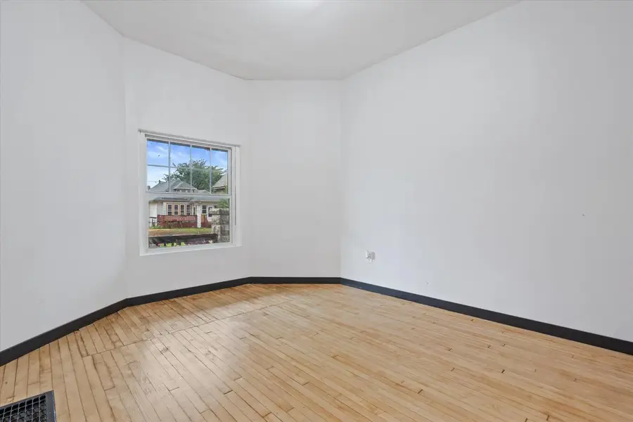 1322 W Concordia AVENUE #1322A, Milwaukee, WI 53206 - #2
