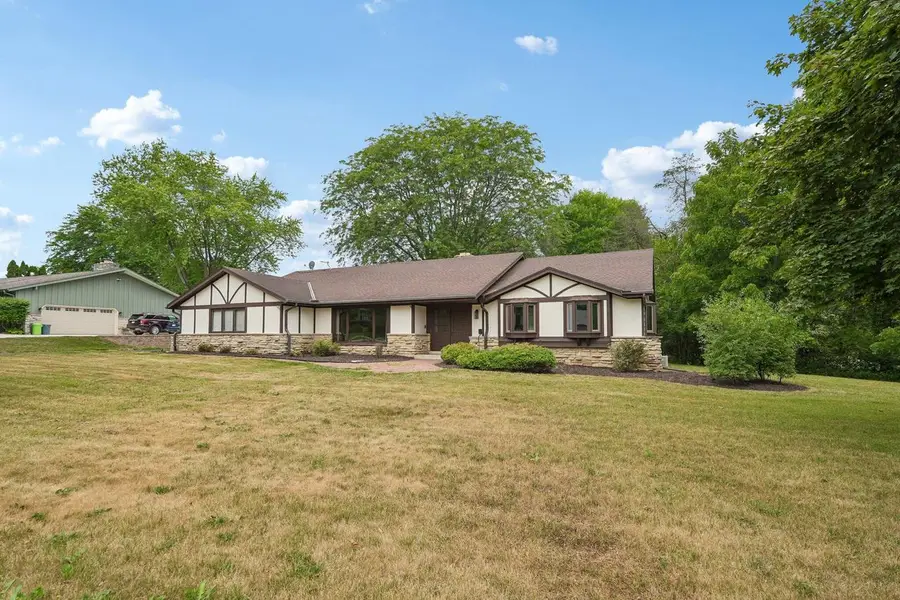 3665 Shadybrook PLACE, Brookfield, WI 53005 - #3