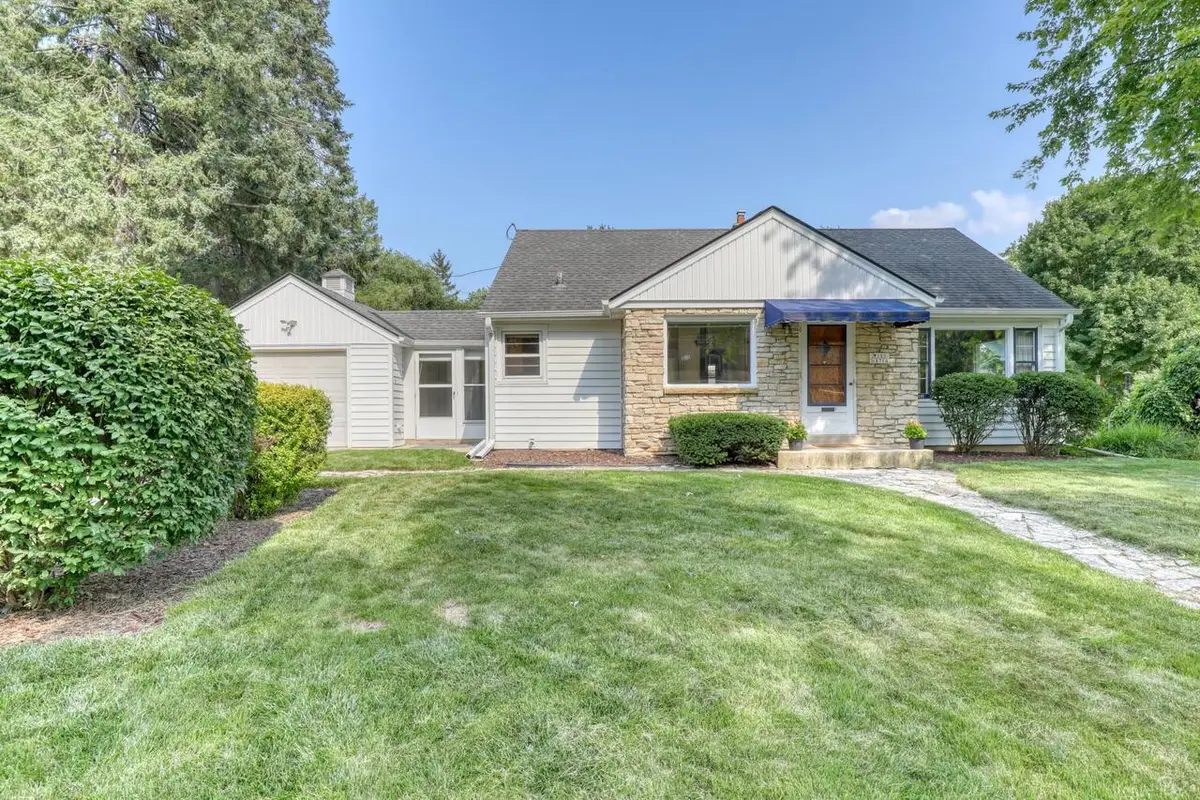 W160N8714 Patton DRIVE, Menomonee Falls, WI 53051 - #1