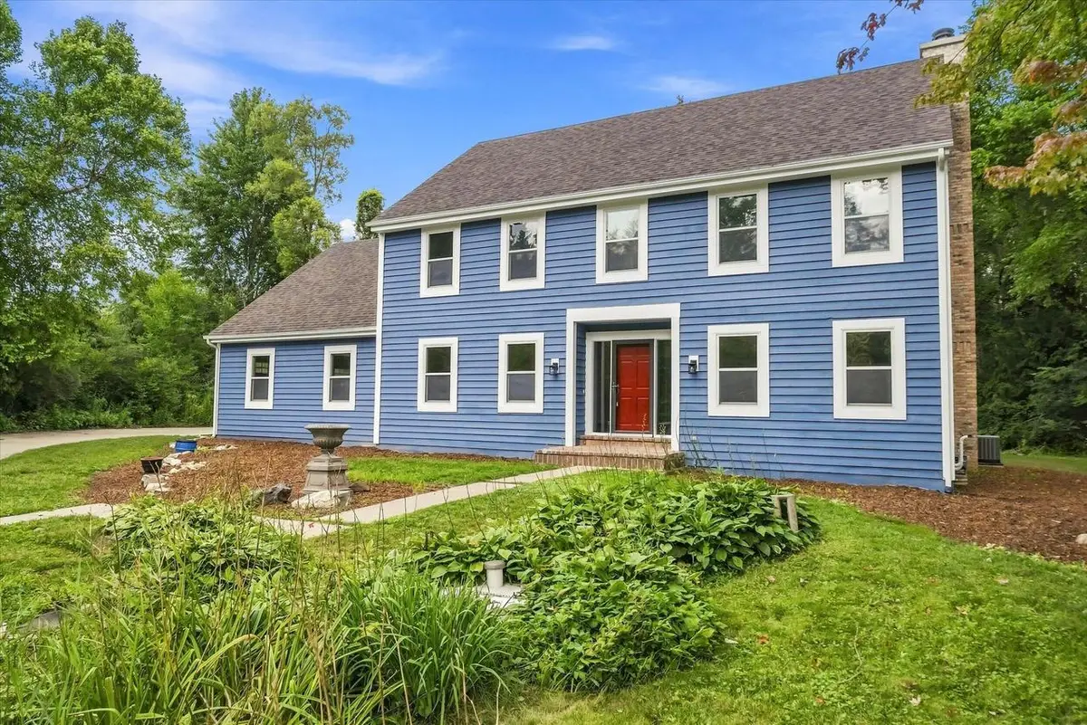 546 Beechwood DRIVE, Cedarburg, WI 53012 - #1
