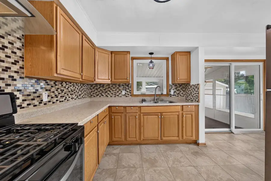 3627 Regency DRIVE, Racine, WI 53402 - #2