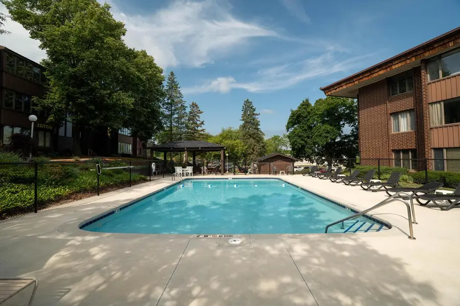 N85W15650 Ridge ROAD #302, Menomonee Falls, WI 53051 - #2