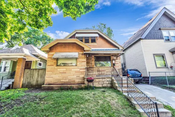 3172 N 30th STREET, Milwaukee, WI 53216