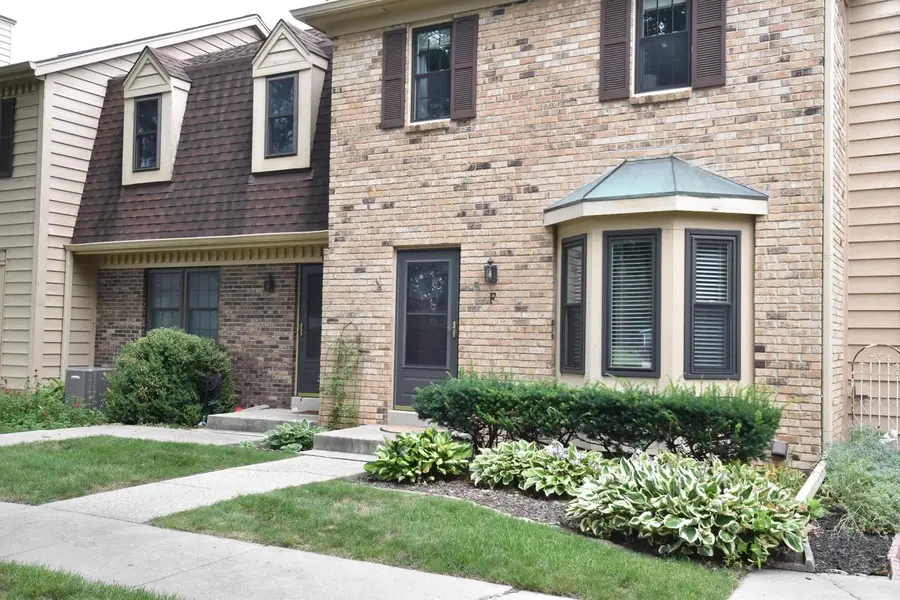 384 Willow Grove DRIVE #F, Pewaukee, WI 53072 - #2