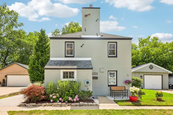 5576 Angle LANE, Greendale, WI 53129