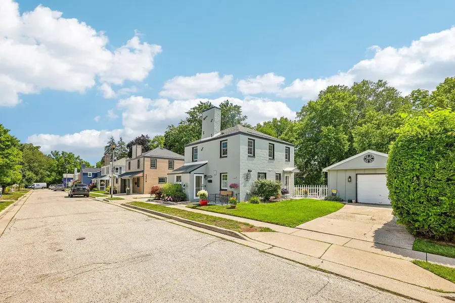 5576 Angle LANE, Greendale, WI 53129 - #2