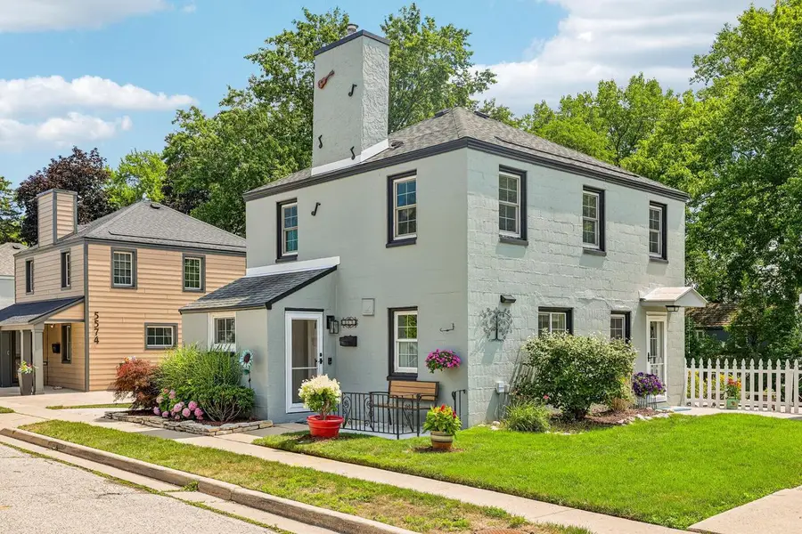 5576 Angle LANE, Greendale, WI 53129 - #3