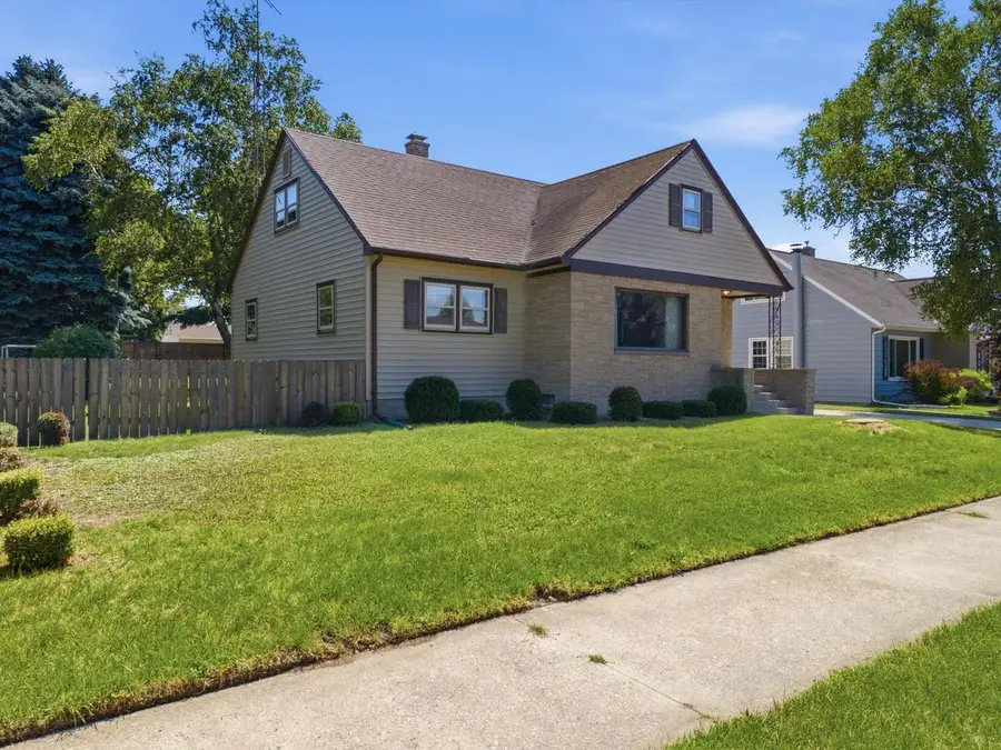 1605 S 18th STREET, Manitowoc, WI 54220 - #3