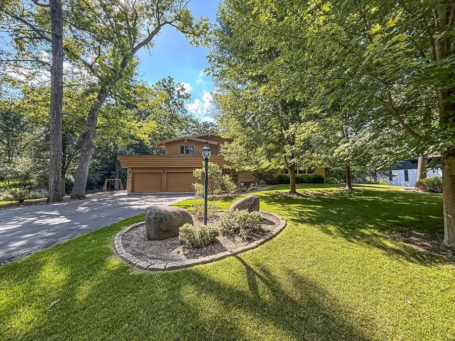 W267N7141 White Oak DRIVE, Sussex, WI 53089 - #2