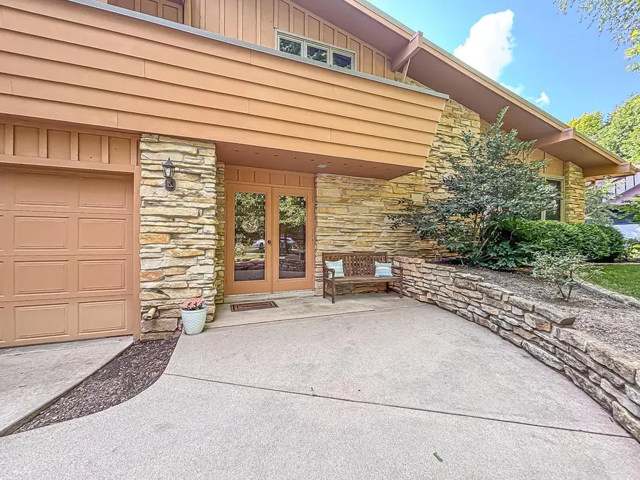 W267N7141 White Oak DRIVE, Sussex, WI 53089 - #3