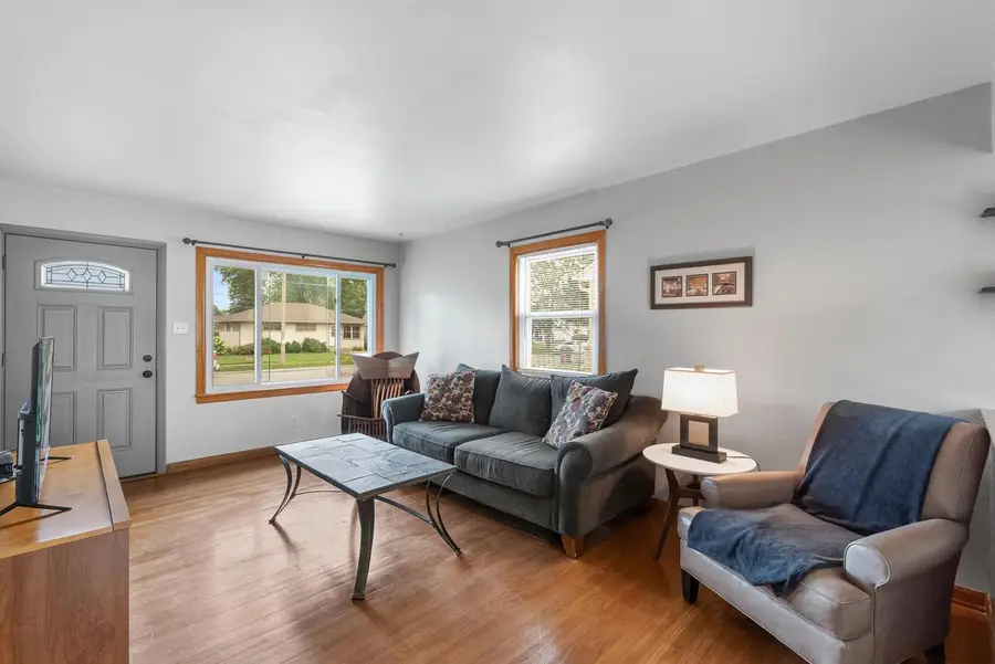 4045 S Hately AVENUE, Saint Francis, WI 53235 - #3