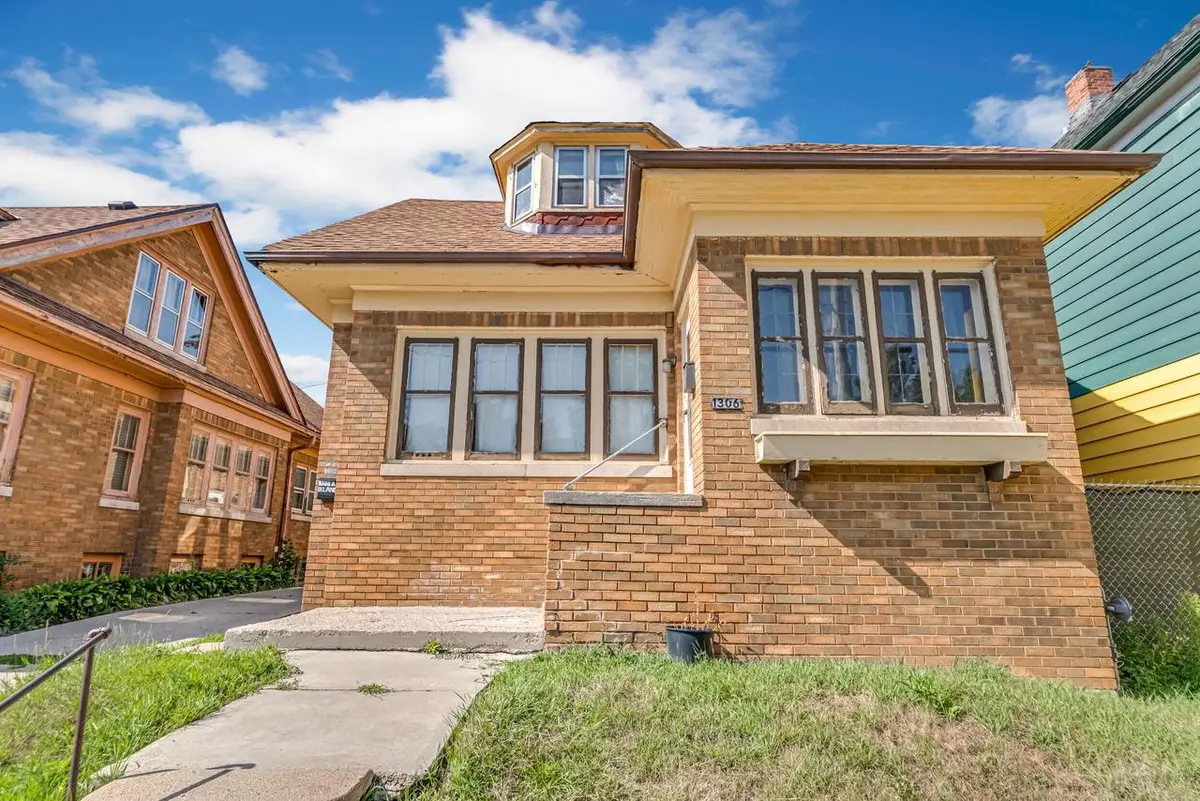 1306 W Keefe AVENUE, Milwaukee, WI 53206 - #1