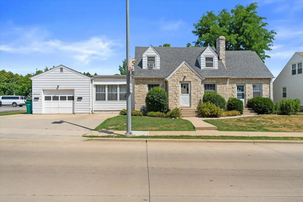 N89W15660 Main STREET, Menomonee Falls, WI 53051 - #1