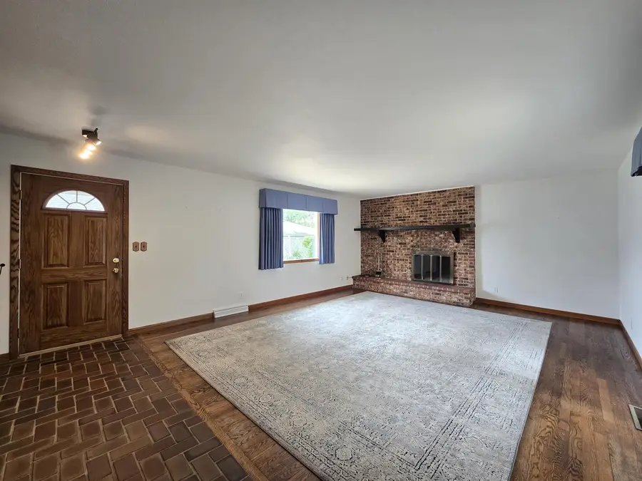 8113 W Ohio AVENUE, Milwaukee, WI 53219 - #2