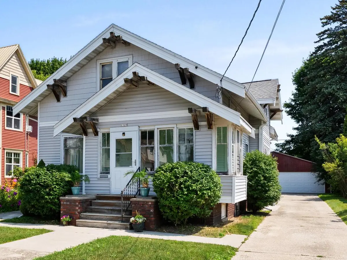1329 S 15th STREET, Manitowoc, WI 54220 - #1