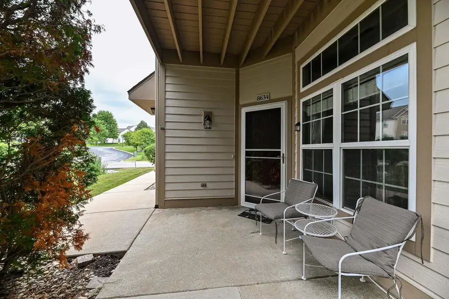 8634 S Roxbury WAY, Oak Creek, WI 53154 - #3