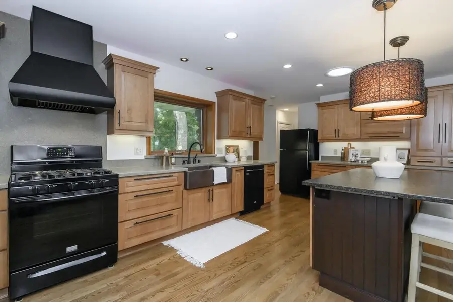 W195S9804 Racine AVENUE, Muskego, WI 53150 - #2