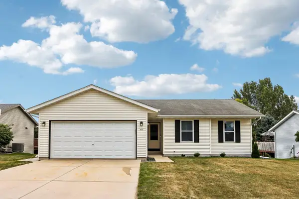 413 Broadmoore DRIVE, Hartford, WI 53027