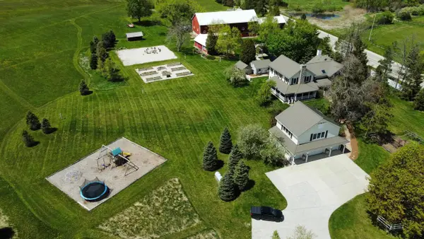 2237 Washington AVENUE, Cedarburg, WI 53012