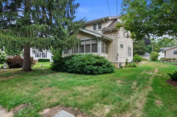 817 Richards AVENUE, Watertown, WI 53094