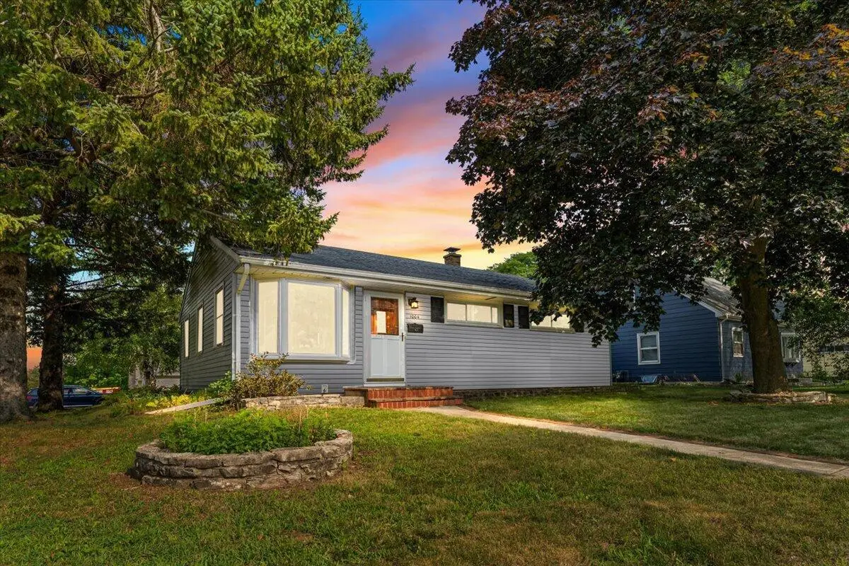 1004 4th AVENUE, Grafton, WI 53024 - #1