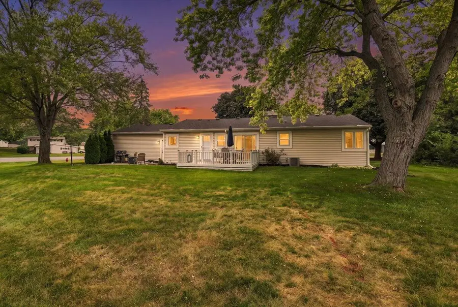 17265 Country LANE, Brookfield, WI 53045 - #3