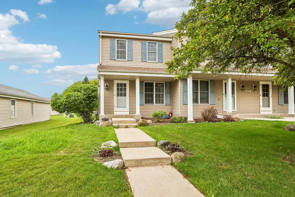2070 Cliff-Alex COURT S #A, Waukesha, WI 53189 - #1