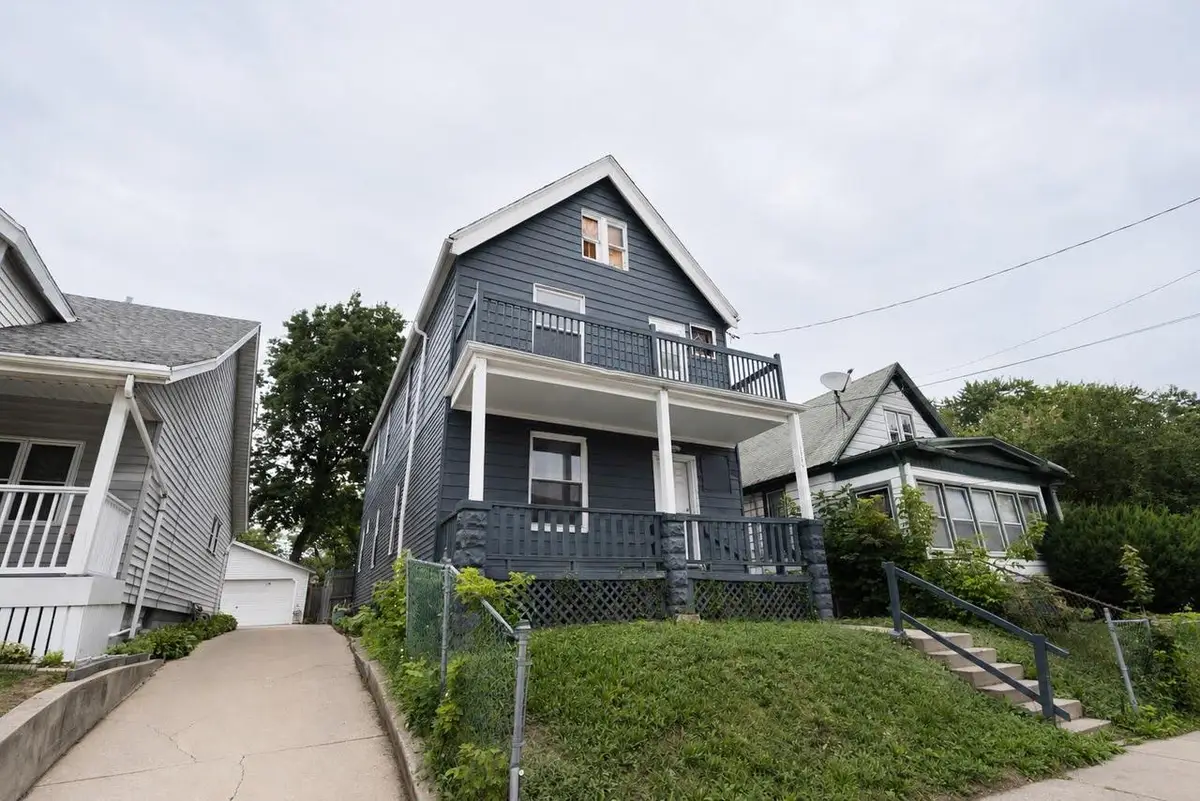 1554 W Chambers STREET, Milwaukee, WI 53206 - #1