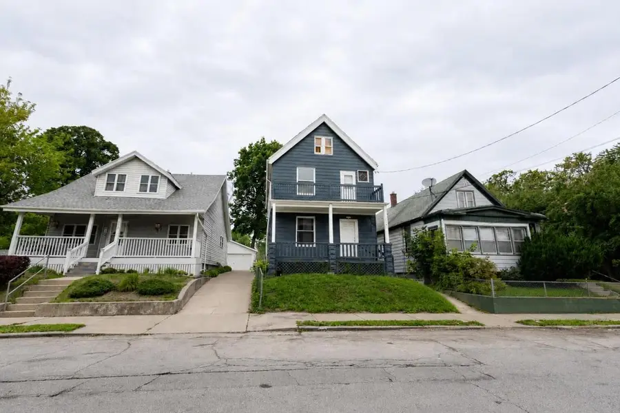 1554 W Chambers STREET, Milwaukee, WI 53206 - #2