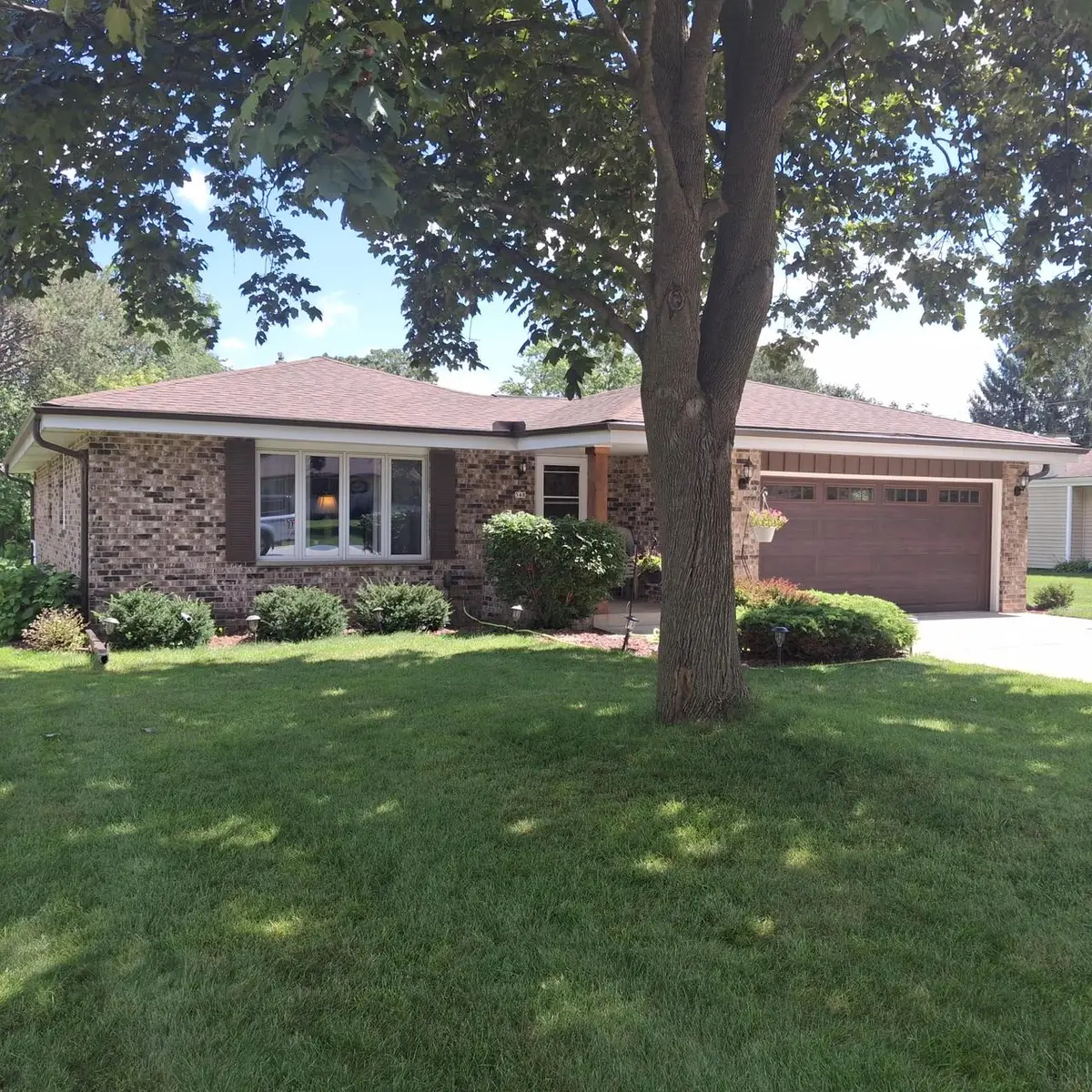 548 Oakwood DRIVE, Hartland, WI 53029 - #1