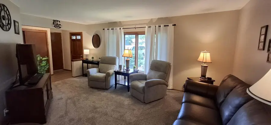 548 Oakwood DRIVE, Hartland, WI 53029 - #3