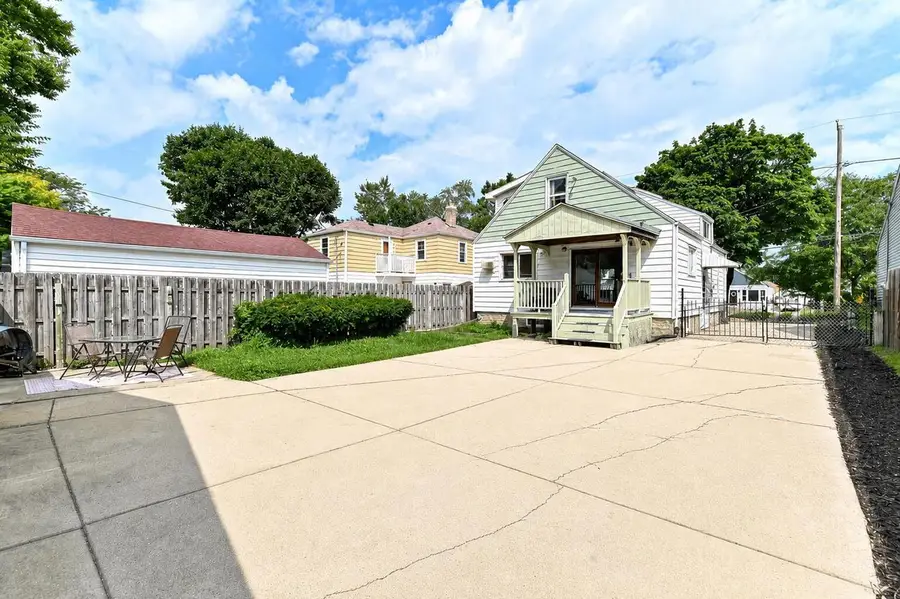 1705 E Eden PLACE, Saint Francis, WI 53235 - #3