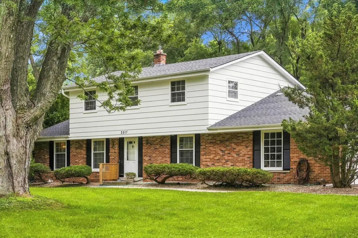 2517 W Chestnut ROAD, Mequon, WI 53092 - #1