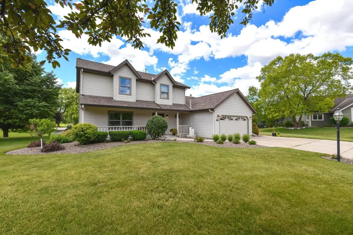 14335 W Meadowshire COURT, New Berlin, WI 53151 - #1