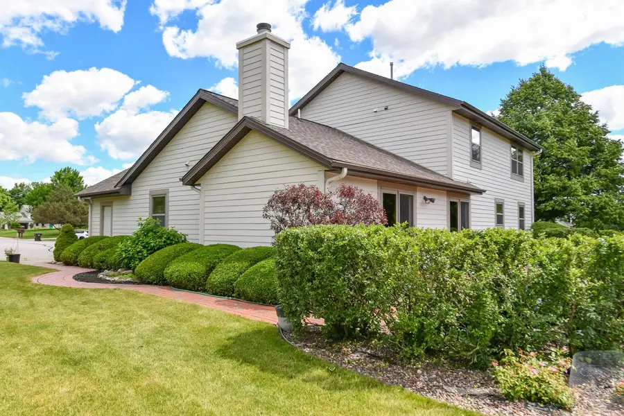 14335 W Meadowshire COURT, New Berlin, WI 53151 - #2