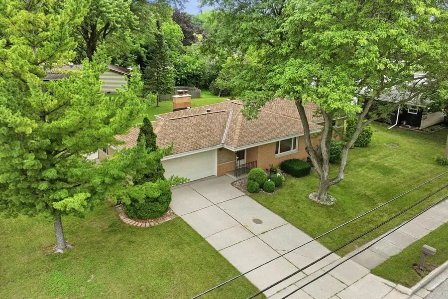 N88W18016 Christman ROAD, Menomonee Falls, WI 53051 - #3