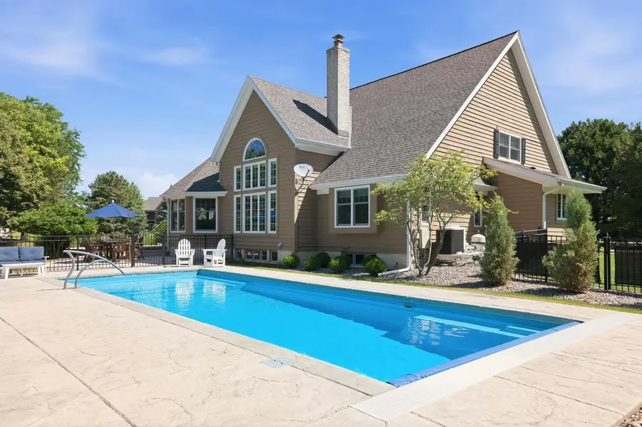 N28W30219 Red Hawk COURT, Pewaukee, WI 53072 - #2