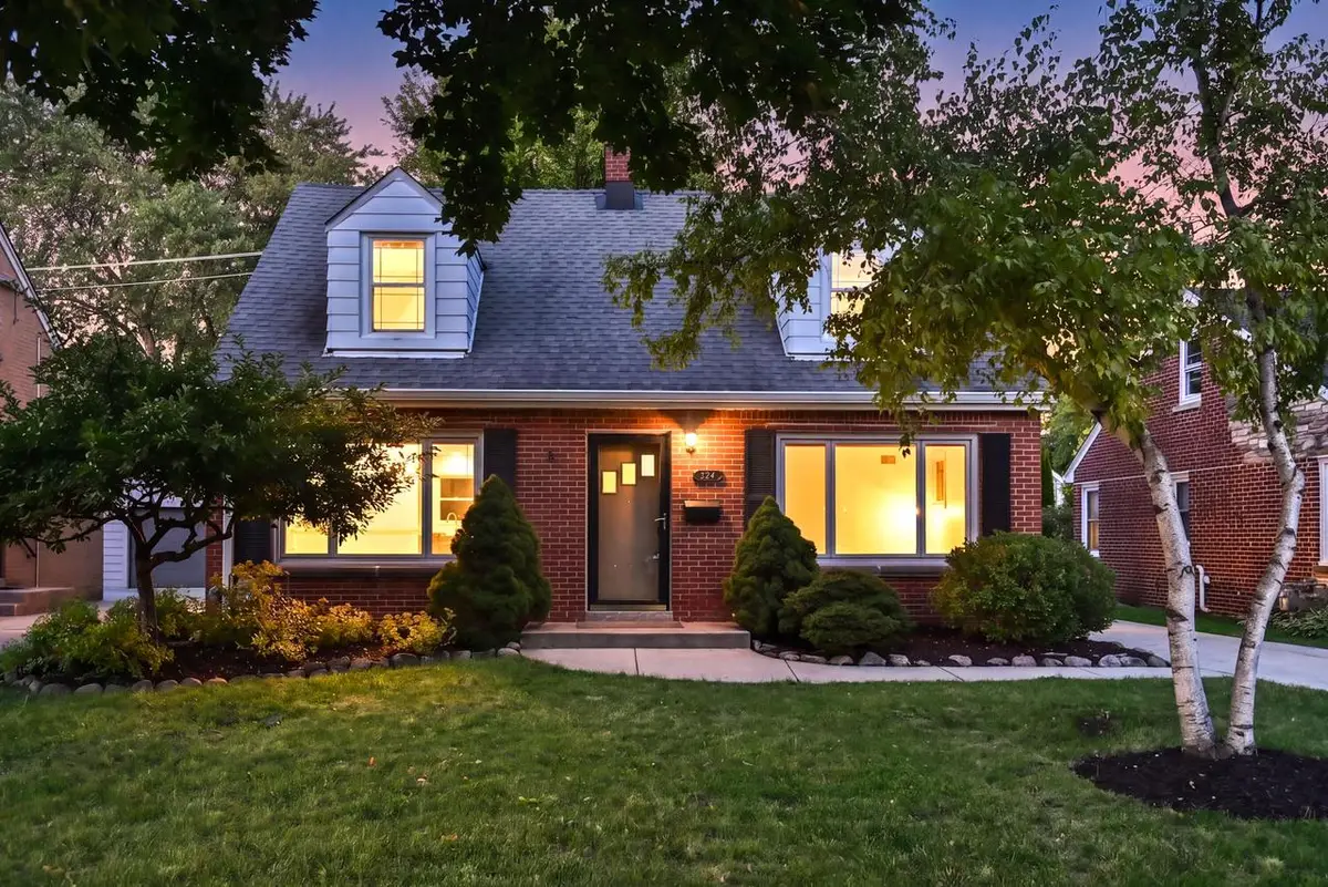 534 N 105th STREET, Wauwatosa, WI 53226 - #1