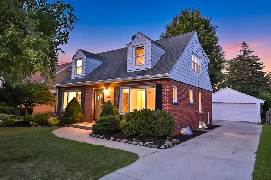 534 N 105th STREET, Wauwatosa, WI 53226 - #3