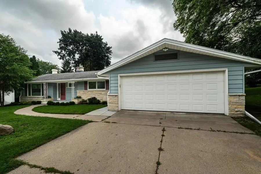 805 W Decorah ROAD, West Bend, WI 53095 - #3